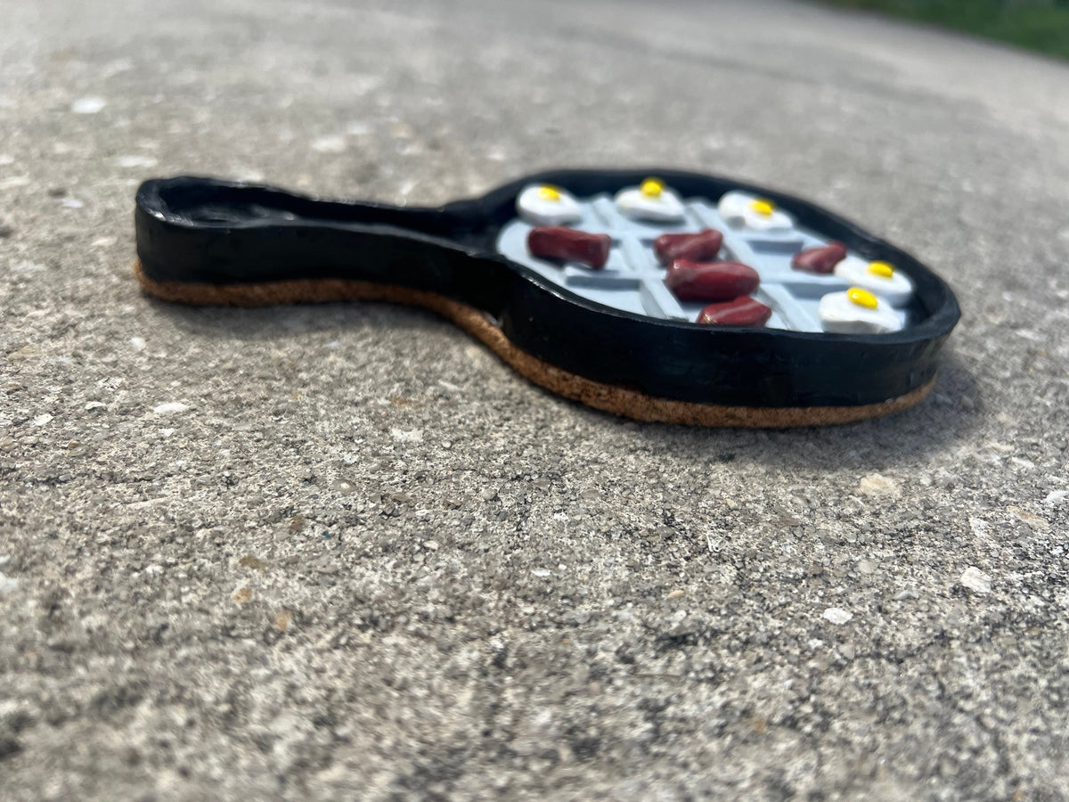 Breakfast skillet tic tac toe board game