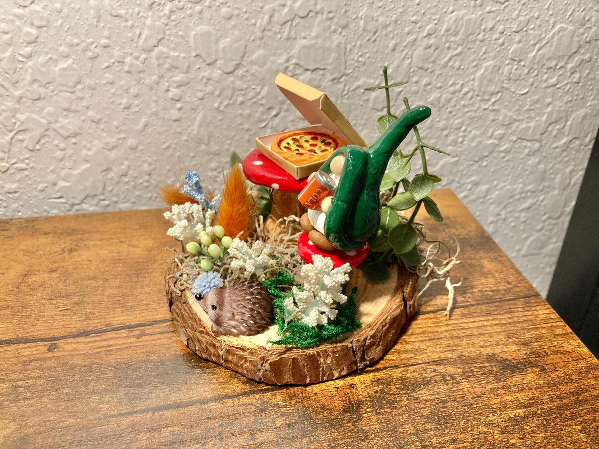Pizza gnome figurine